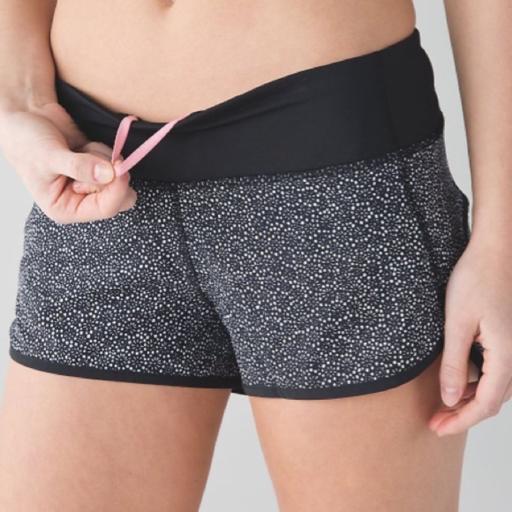 LULULEMON - Speed Short 4-way Stretch 2.5”